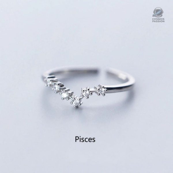 Bague ornée des symboles célestes