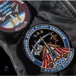 Bomber noir avec caractéristiques de l'aviation spatiale