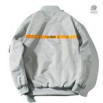 Vêtement tendance gris avec logo NASA emblématique