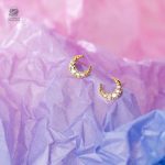 Accessoire de mode : boucles d'oreilles lunaires