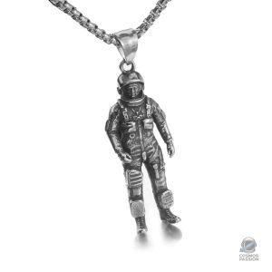 Collier avec pendentif astronaute, idéal pour les amateurs d'espace