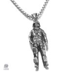 Bijoux célestes : collier astronaute, un cadeau original et tendance