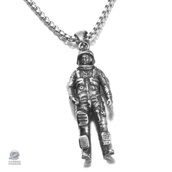 Bijoux célestes : collier astronaute, un cadeau original et tendance
