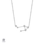 Collier d'inspiration astrale pour un look chic
