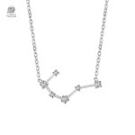 Collier délicat en hommage aux constellations