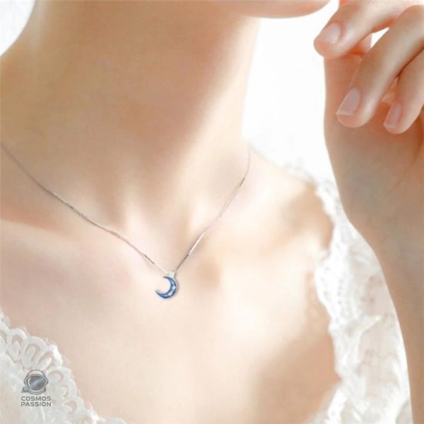 Collier inspiré de l'astronomie, design croissant de lune