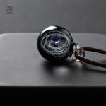 Collier inspiré par les planètes et leur beauté