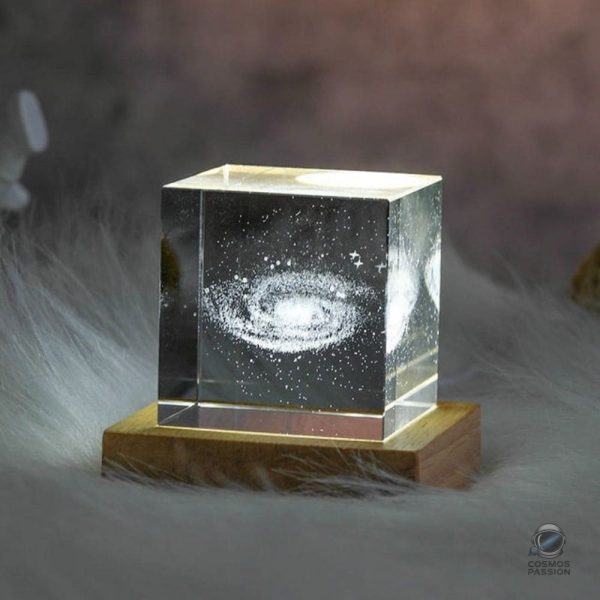 cube-cristal-galaxie-1 Cube de cristal Galaxie représentant l'espace en miniature