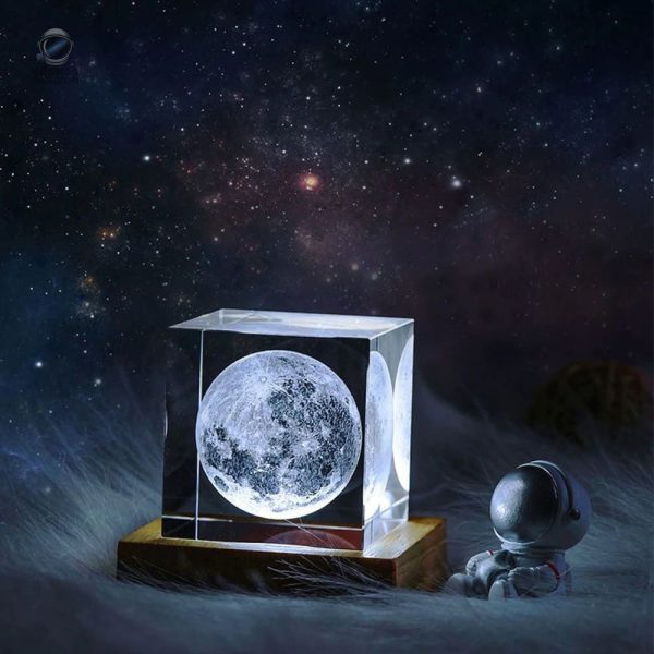 cube-cristal-lune-1 Cube de cristal représentant la Lune, décoration élégante
