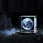 Objet décoratif en cristal, design de la Lune fascinant
