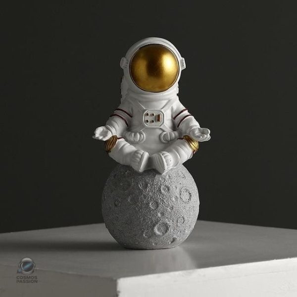 Figurine astronaute en méditation pour décoration intérieure