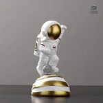 Figurine astronaute décorative pour une ambiance spatiale