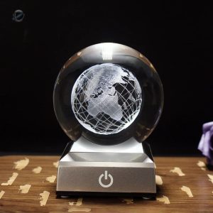 Accessoire décoratif en cristal sur le thème de l'espace