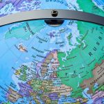 Globe lumineux, objet éducatif et décoratif pour tous