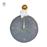 Horloge Astronaute Lune décorative pour une ambiance spatiale