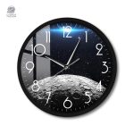Horloge décorative inspirée de la surface de la Lune