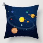 Housse de coussin représentant les planètes du système solaire