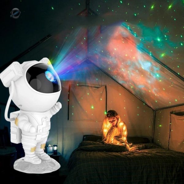 Ambiance nocturne avec le projecteur d'étoiles astronaute