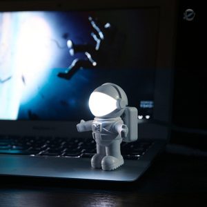 Veilleuse espace, design astronaute, idéale pour les nuits étoilées