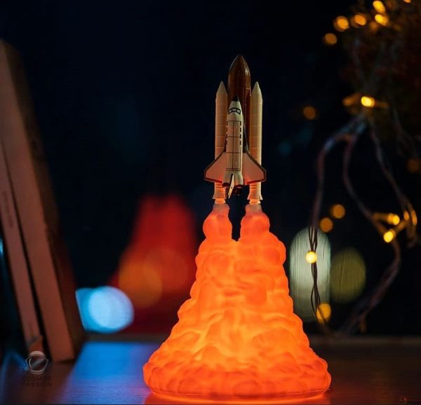lampe-navette-spatiale-1 Lampe spatiale design inspirée des navettes pour l'espace