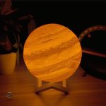 Lampe inspirée de la planète Jupiter, design unique