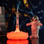 Lampe de décoration spatiale avec design fusée Saturn V