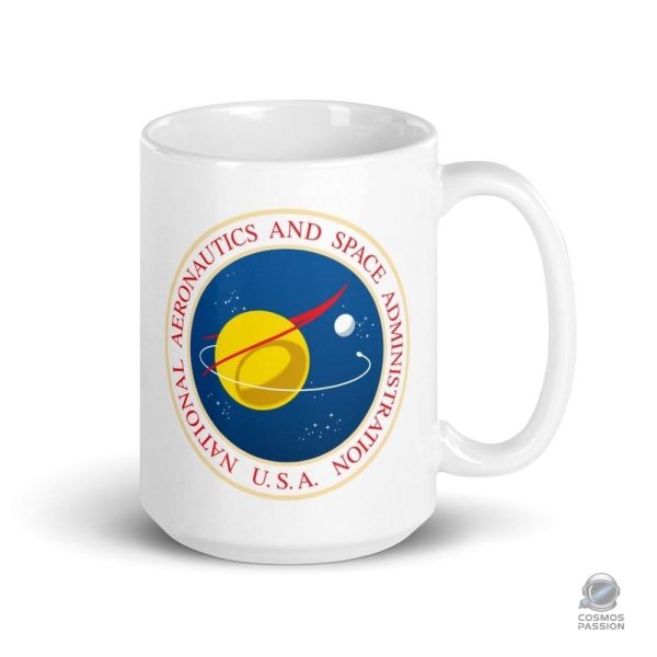 Tasse inspirée de l'espace avec logo emblématique de la NASA