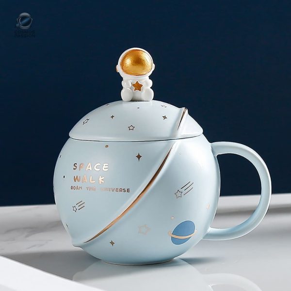Mug céleste représentant un astronaute et les étoiles