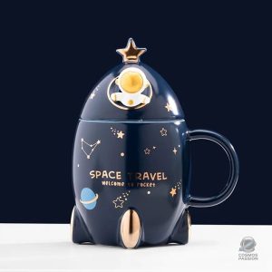 Mug fusée coloré pour les passionnés d'astronomie