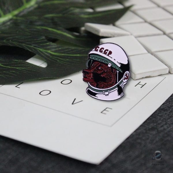 Élégant pin's Laika, hommage à la conquête de l'espace