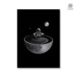 Poster d'astronaute se baignant dans une Demi-Lune