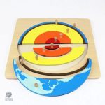 Puzzle coloré représentant la Terre en bois