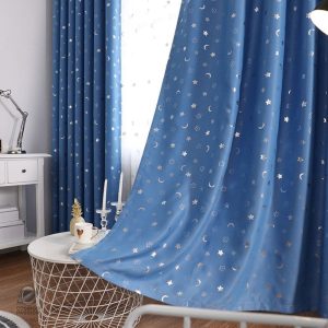 Décoration de fenêtre Céleste, ajout d'une touche artistique
