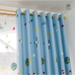 Décoration Planète : rideau avec motifs spatiaux