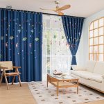 Décoration planétaire avec motifs de fusées colorées