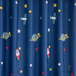 Rideau inspiré par l'univers et les planètes