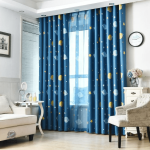 Rideau Étoilé pour une décoration de chambre inspirante