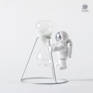Objet décoratif astronaute avec sablier intégré