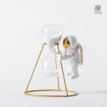 Décoration astronaute avec sablier pour bureau