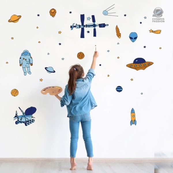 Décoration murale sur le thème de l'espace et des stations spatiales