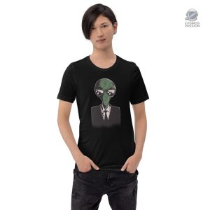 T-Shirt amusant représentant un alien en costume