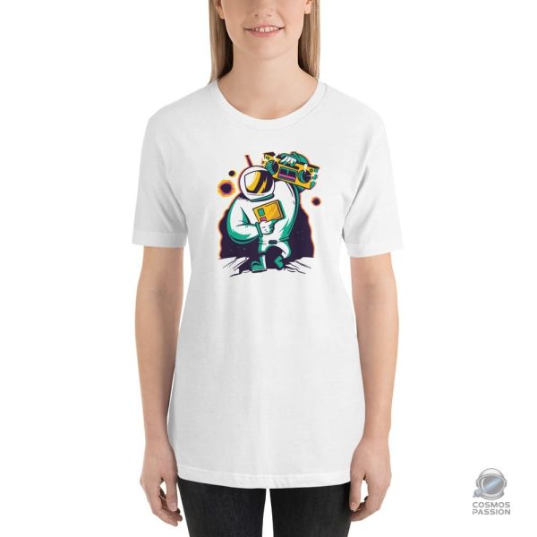 T-shirt amusant représentant un astronaute avec un boombox