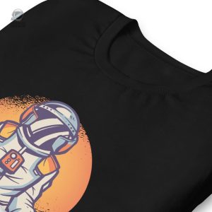 T-shirt confortable illustrant la méditation spatiale