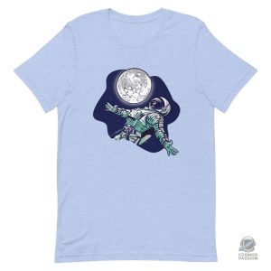 T-shirt avec design d'astronaute et pleine lune