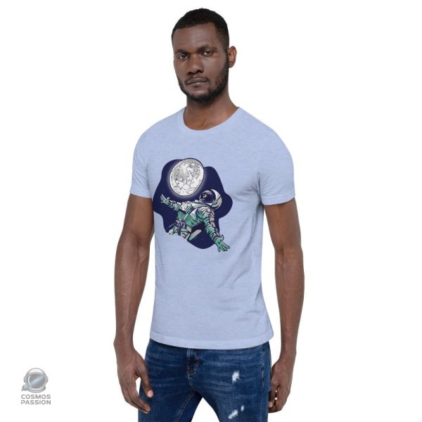 T-shirt créatif alliant espace et design lunaire