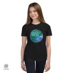 Vêtement enfantin illustrant la Terre