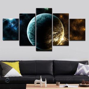 Tableau décoratif de planète lointaine dans des teintes cosmiques