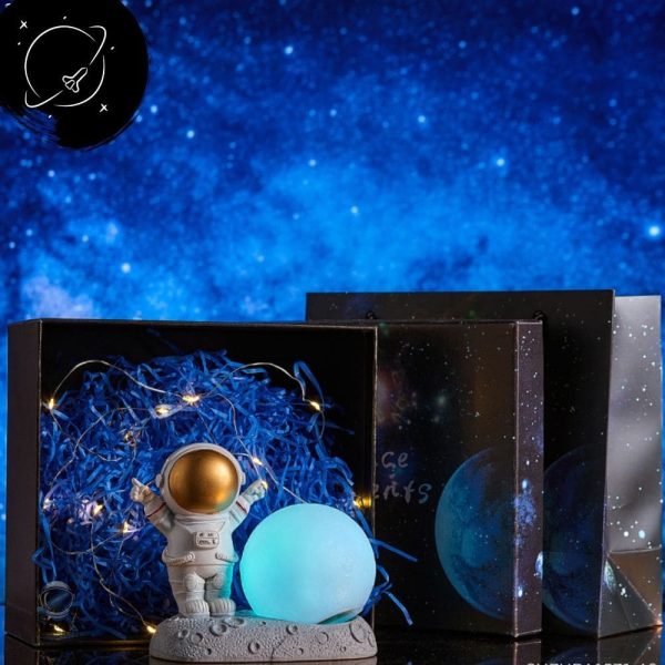 Lumière d'appoint astronaute en résine colorée